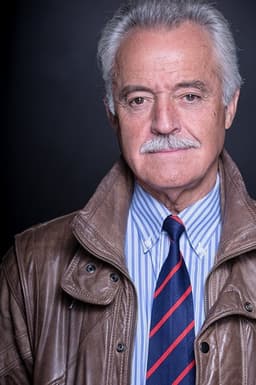 Russell Roberts headshot