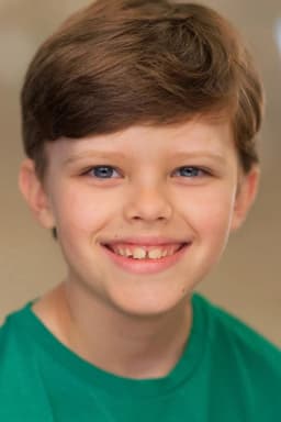 Teddy Russell headshot