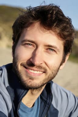MacLeod Andrews headshot