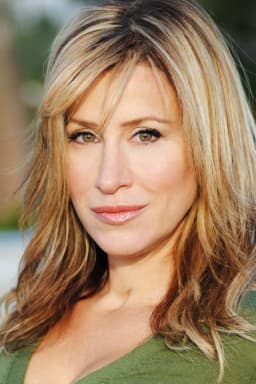 Lisa Ann Walter headshot
