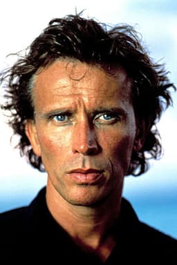 Peter Weller headshot