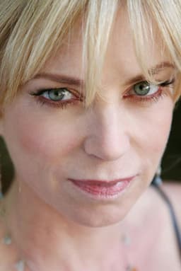 Beth Andersen headshot