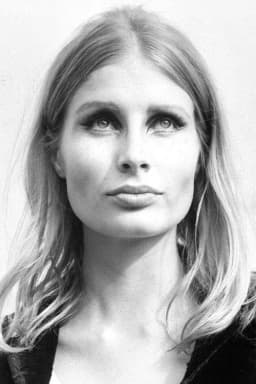 Donna Michelle headshot