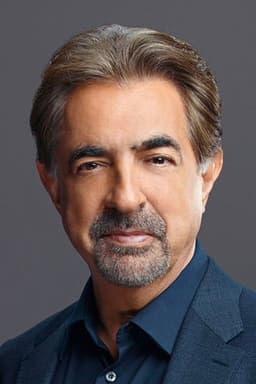 Joe Mantegna headshot