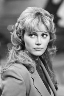 Mary Louise Weller headshot