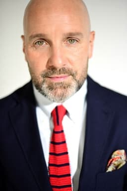 Johnny Harris headshot
