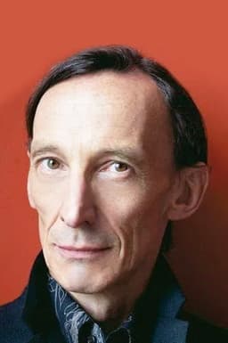 Julian Richings headshot
