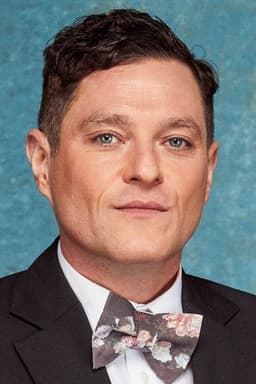 Mathew Horne headshot