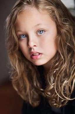 Emma Karwandy headshot