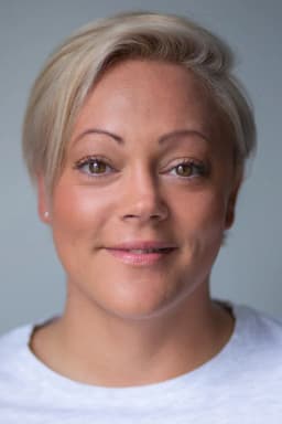 Stevie Binns headshot