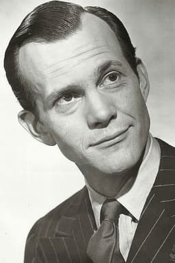 Daniel Massey headshot