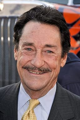 Peter Cullen headshot