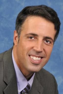 Steve DeRelian headshot