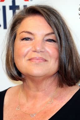 Mindy Cohn headshot