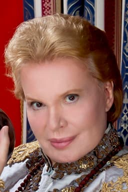 Walter Mercado headshot