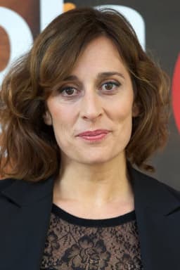 Clara Segura headshot