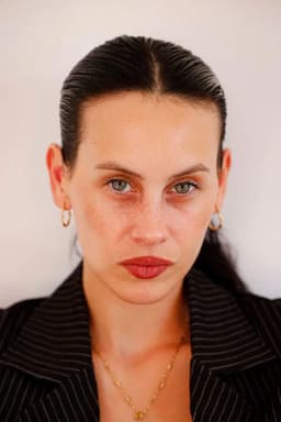 Milena Smit headshot