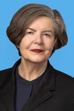 Karen Robson headshot