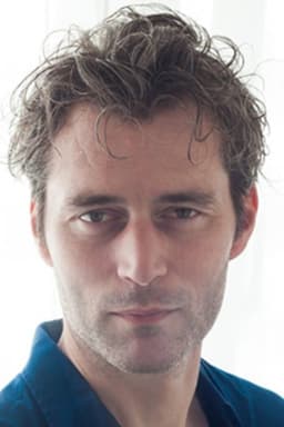 Declan Hannigan headshot