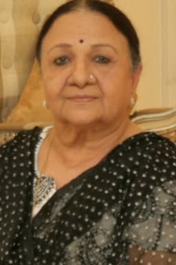 Sudha Shivpuri headshot