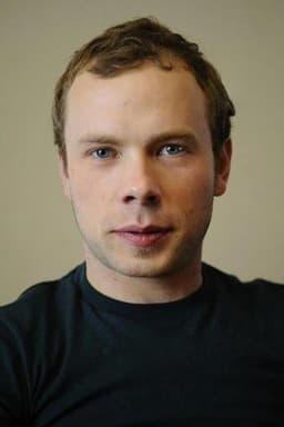 Brendan Fletcher headshot