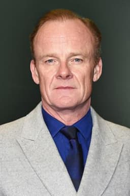 Alistair Petrie headshot