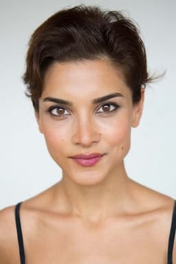 Amber Rose Revah headshot