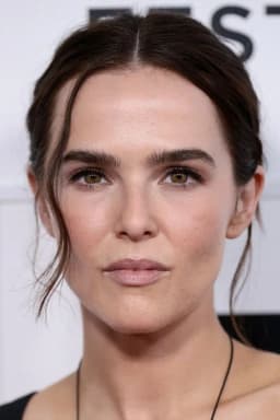 Zoey Deutch headshot