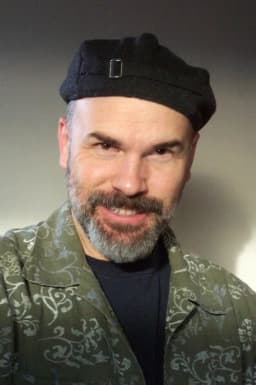 Tim Hodge headshot