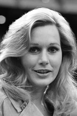Sally Kellerman headshot