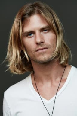 Jake Muxworthy headshot