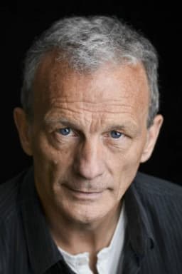Ray MacAllan headshot