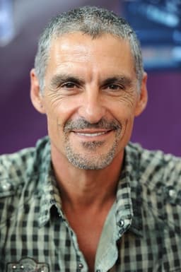 Cliff Simon headshot