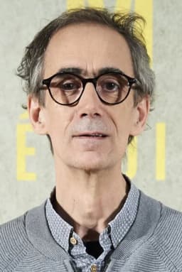 César Saratxu headshot