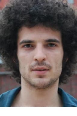 Julián Tello headshot