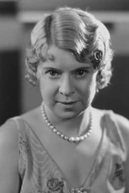 Daphne Pollard headshot