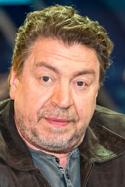 Armin Rohde headshot