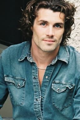 Aaron Grain headshot