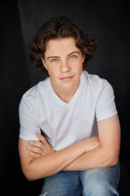 Finn Lee-Epp headshot