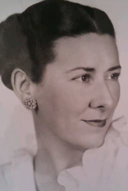 Maudie Prickett headshot