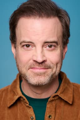 Chad Cox headshot