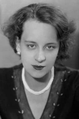 Georgia Backus headshot