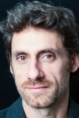 Alberto Berzal headshot