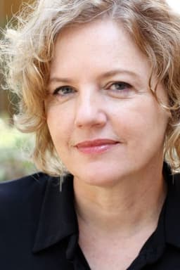 Eve Gordon headshot