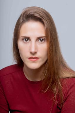 Nuris Blu headshot
