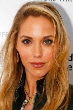 Elizabeth Berkley headshot