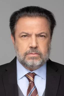 Stathis Stamoulakatos headshot
