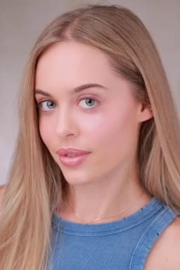 Alina Varakuta headshot