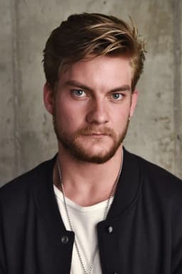 Jake Weary headshot
