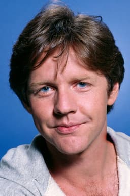 Robert Ginty headshot